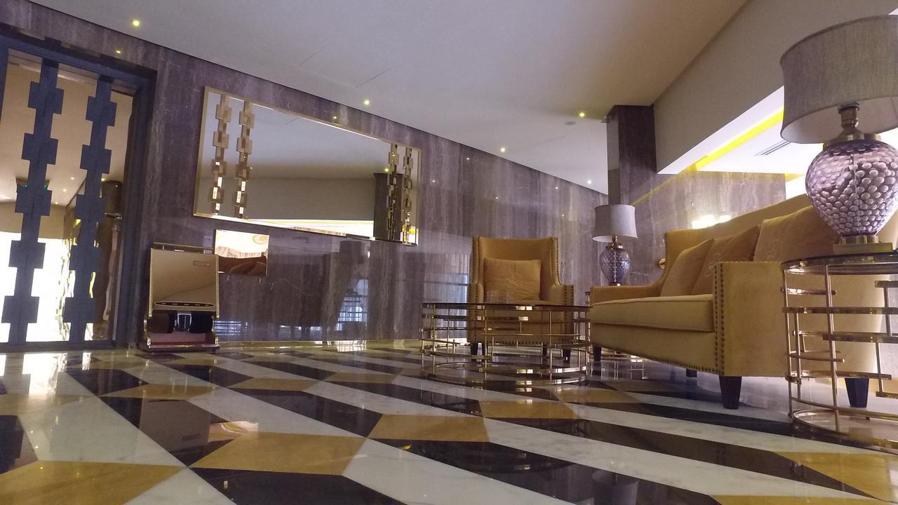 Lumiere Des Etoile Hotel Koeweit Buitenkant foto